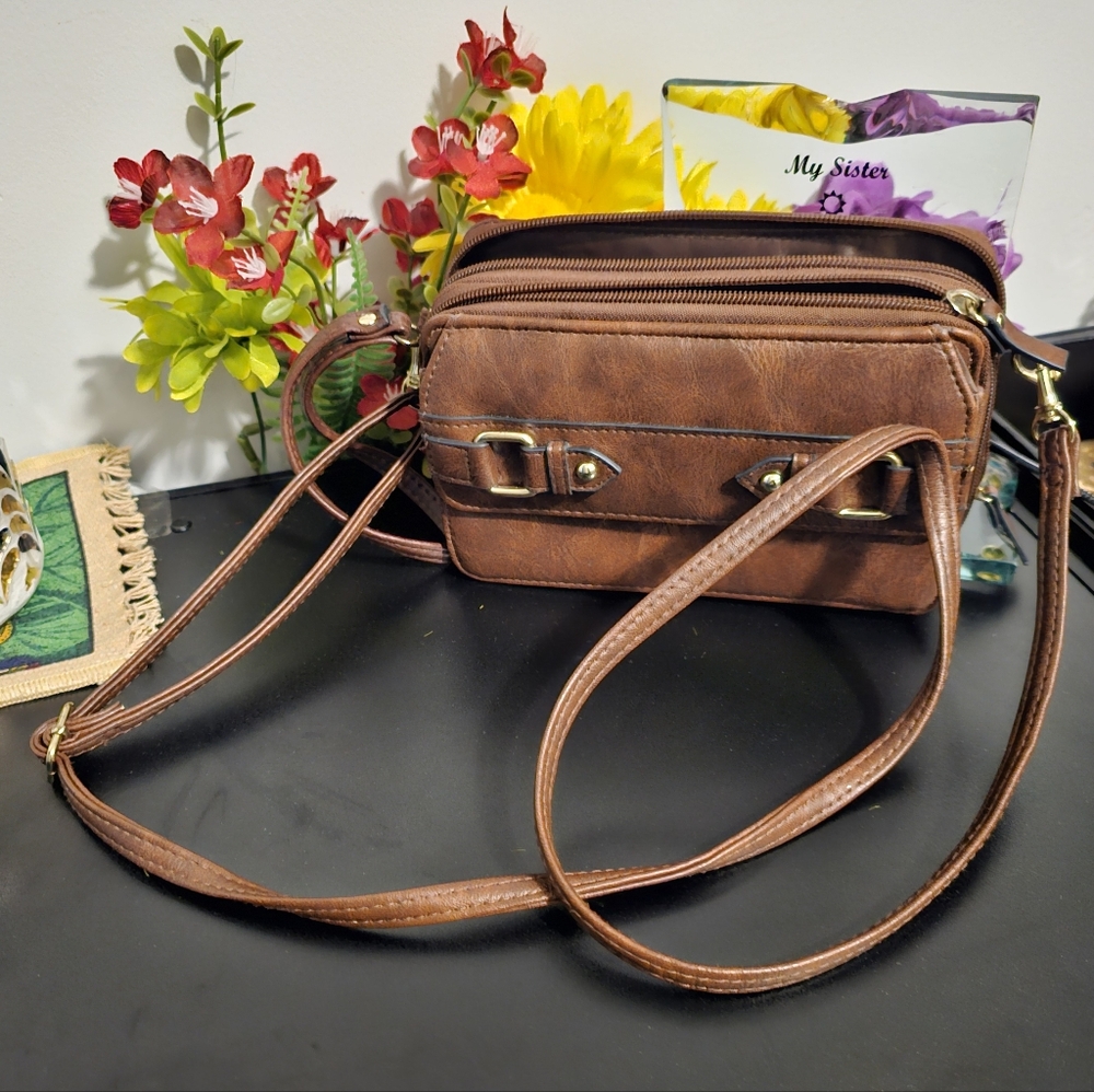 Bueno collection women's brown crossbody Wallet
